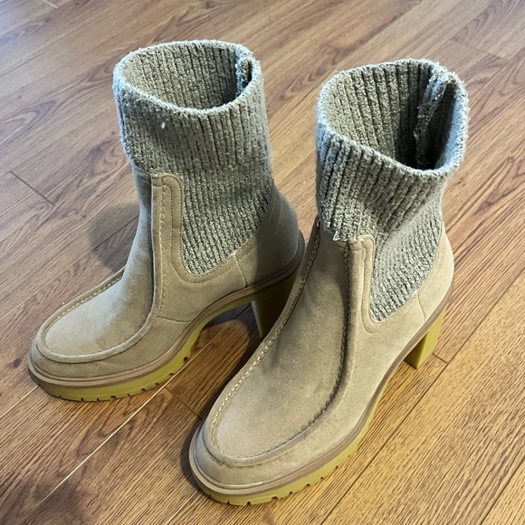 Oasis Society Boots - Picture 6 of 10